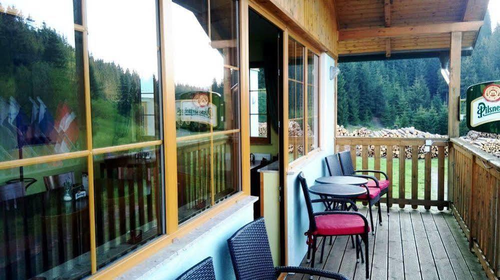 Aparthotel Ochsendorf Горні-Блатна Екстер'єр фото